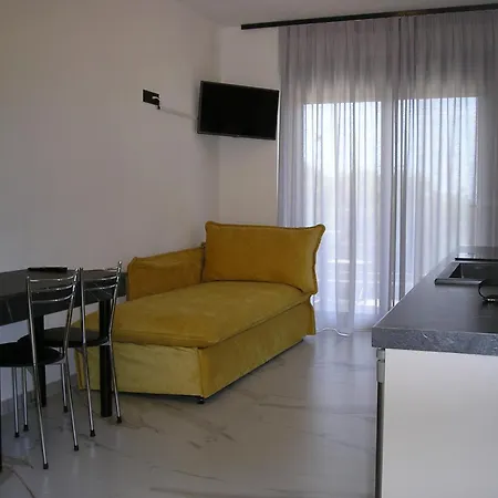 Golden Chrisi Ammoudia