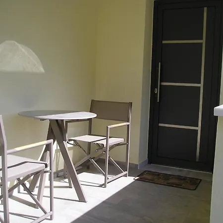 Golden 克里斯阿穆迪亚