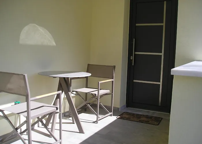 Golden 克里斯阿穆迪亚